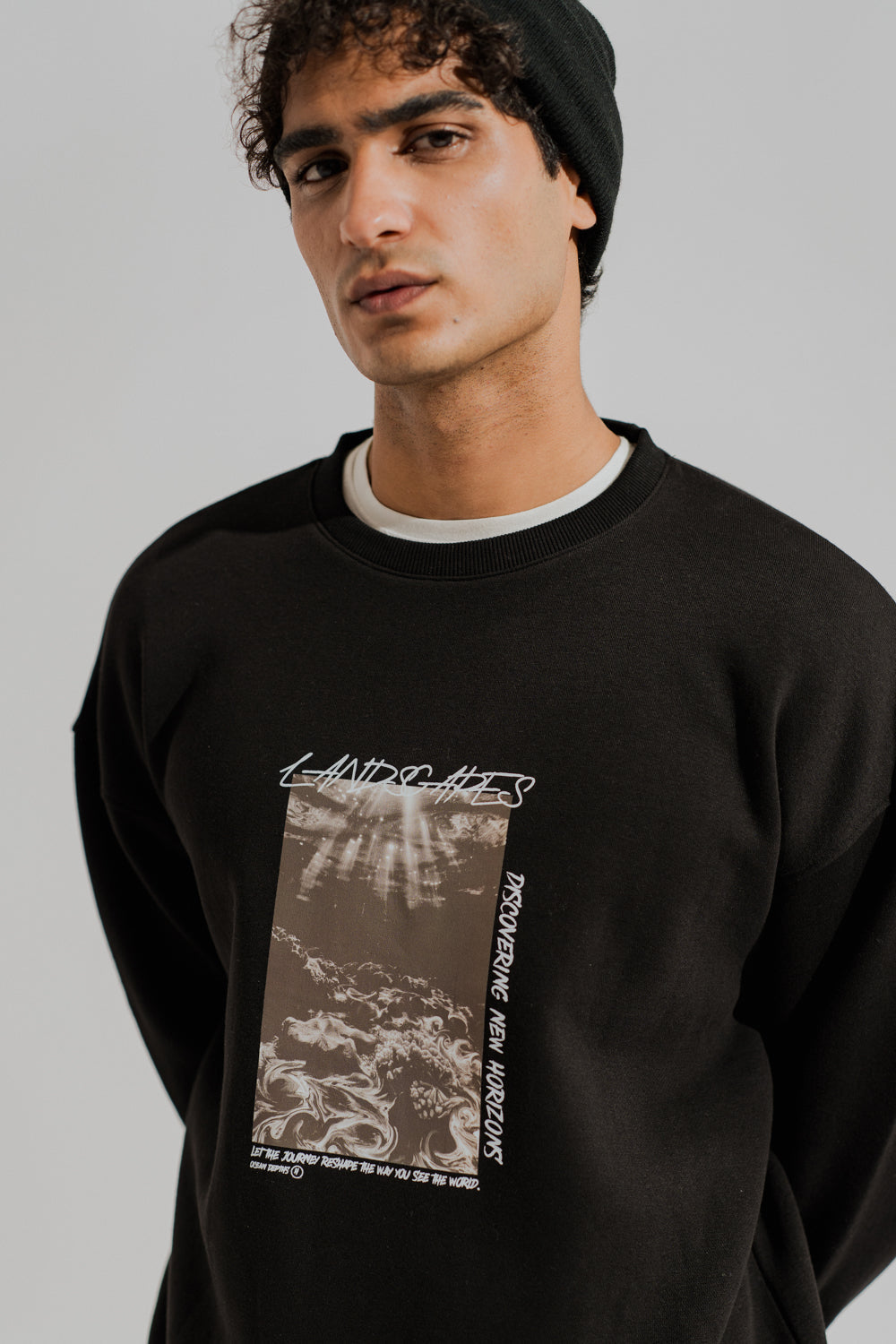 ND CITY™ Black Oversized Graphic Sweatshirt
