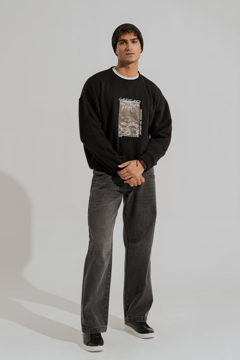 ND CITY™ Black Oversized Graphic Sweatshirt