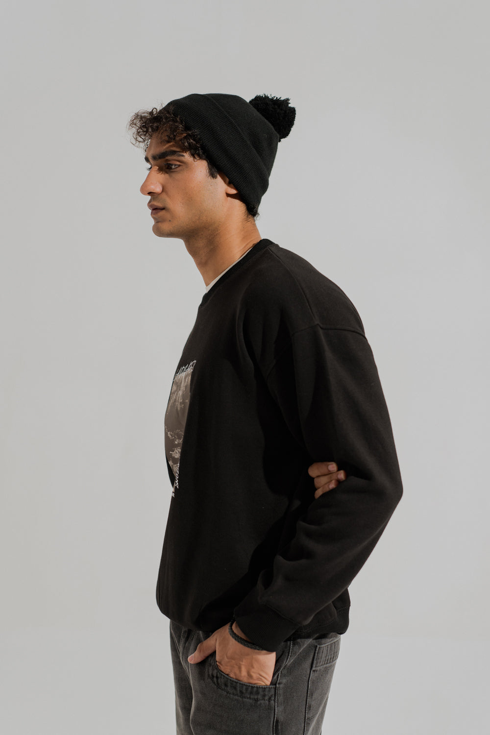 ND CITY™ Black Oversized Graphic Sweatshirt