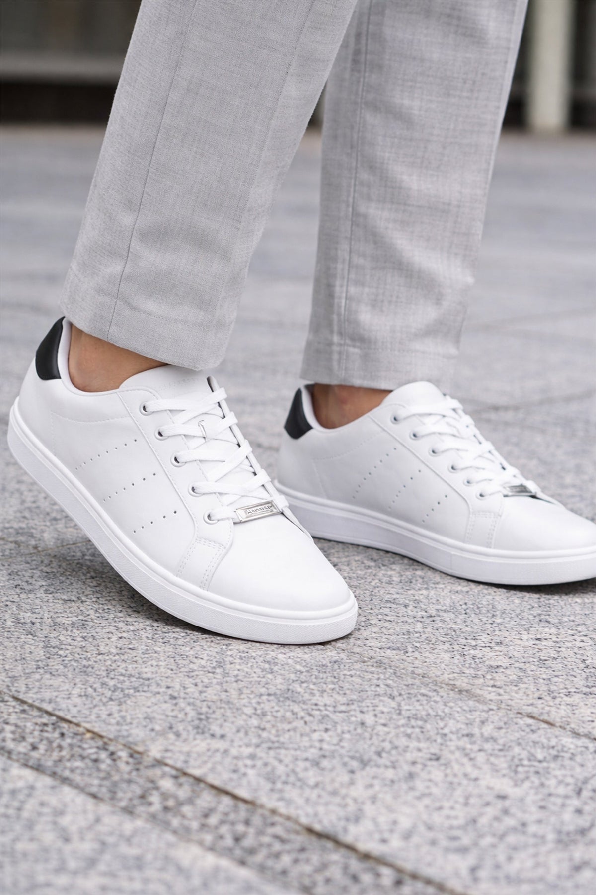ND CITY™ Textured Low Top White Trainers