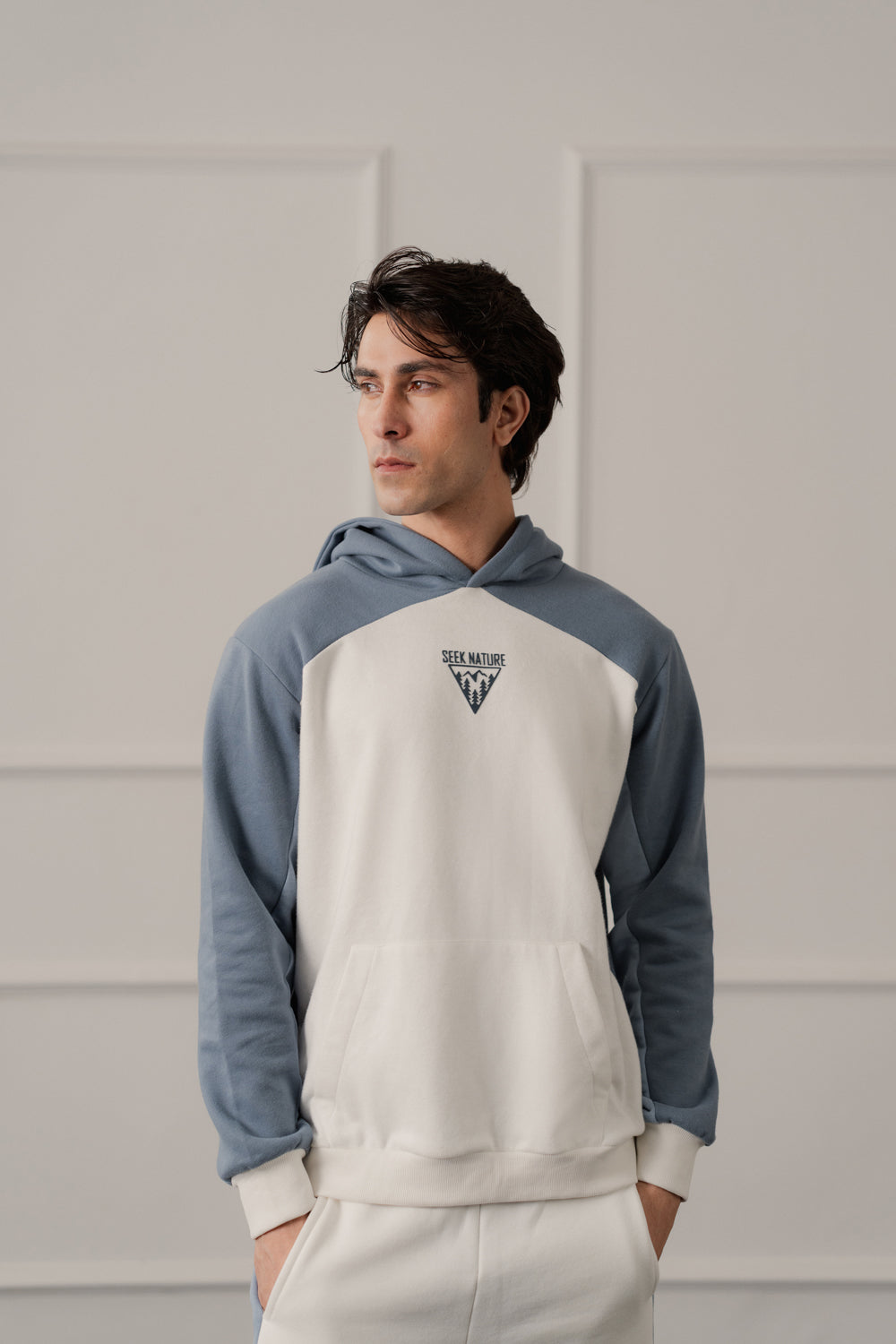 ND CITY™ White Relaxed Fit Graphic Pull Over Hoodie